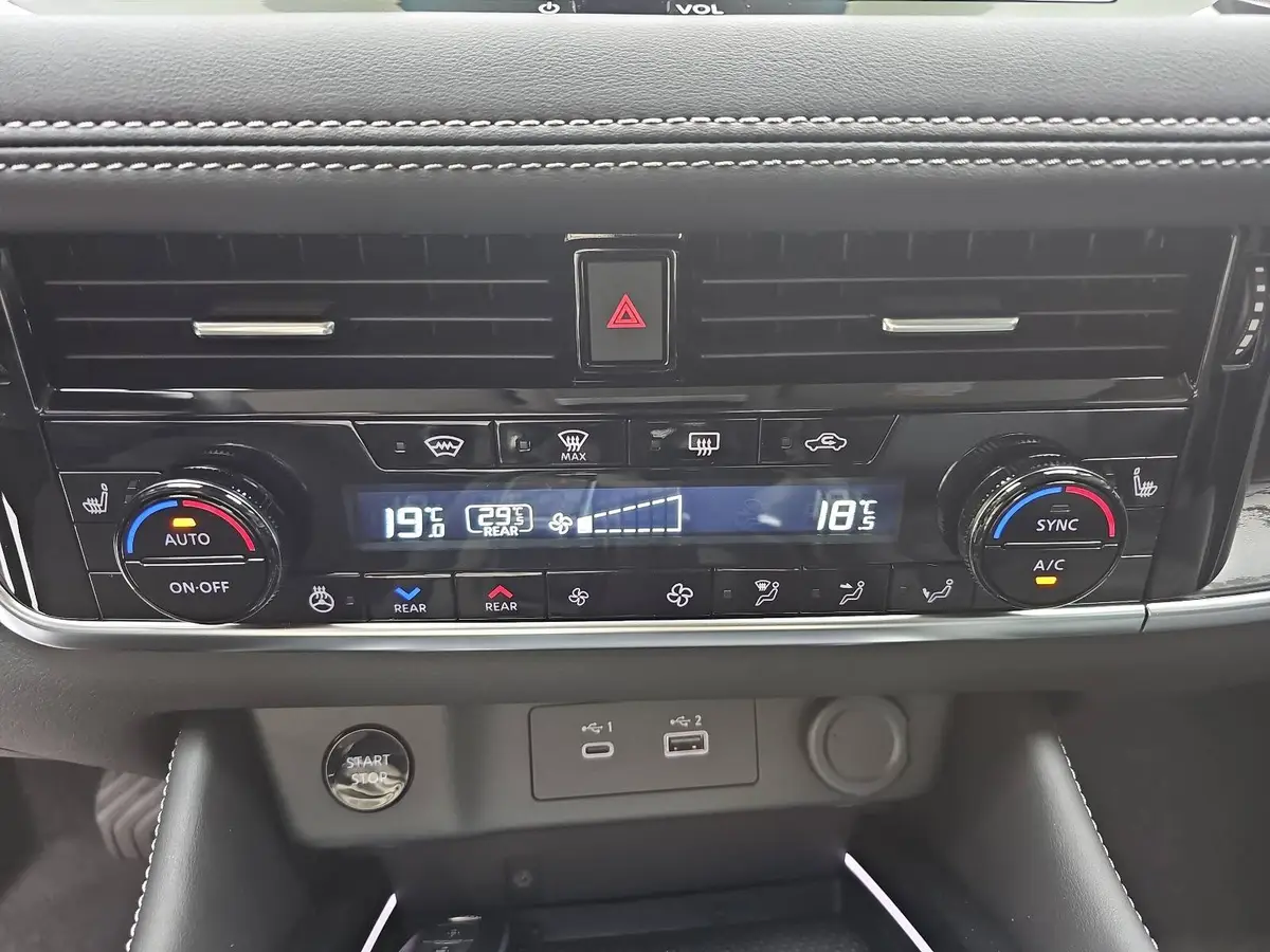 NISSAN X-TRAIL 1.5 VC-T E-POWER AUTO. TEKNA LM20