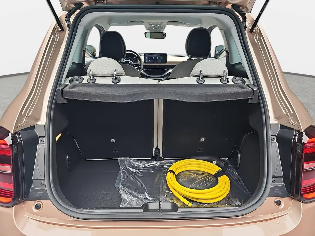 FIAT 500E ELEKTRO 42 KWH LA PRIMA