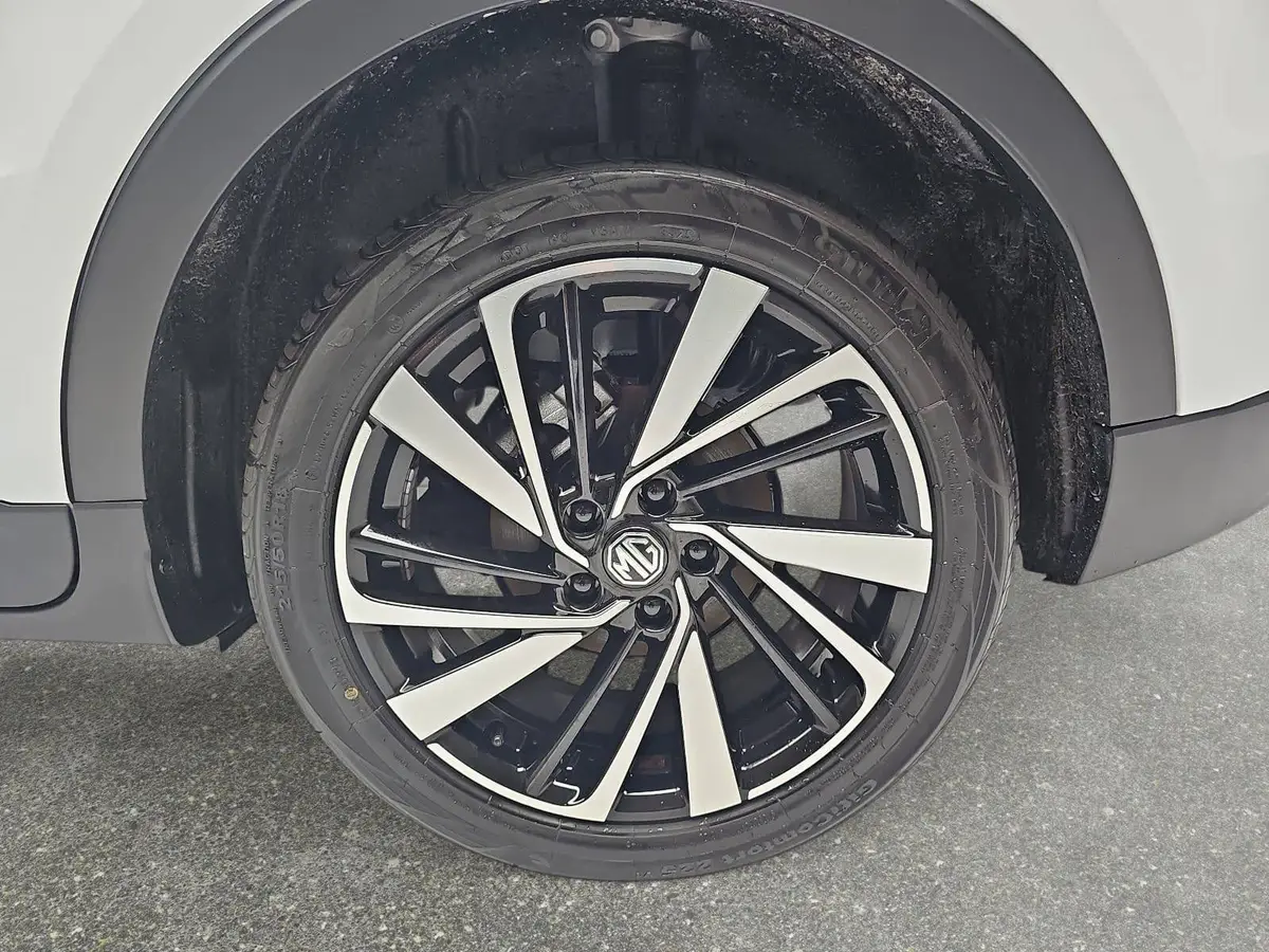 MG ZS 1.5 HYBRID+ MY25.5 LUXURY NAVI LM18 KEYLESS-ENTRY 360-GRAD-KAMERA