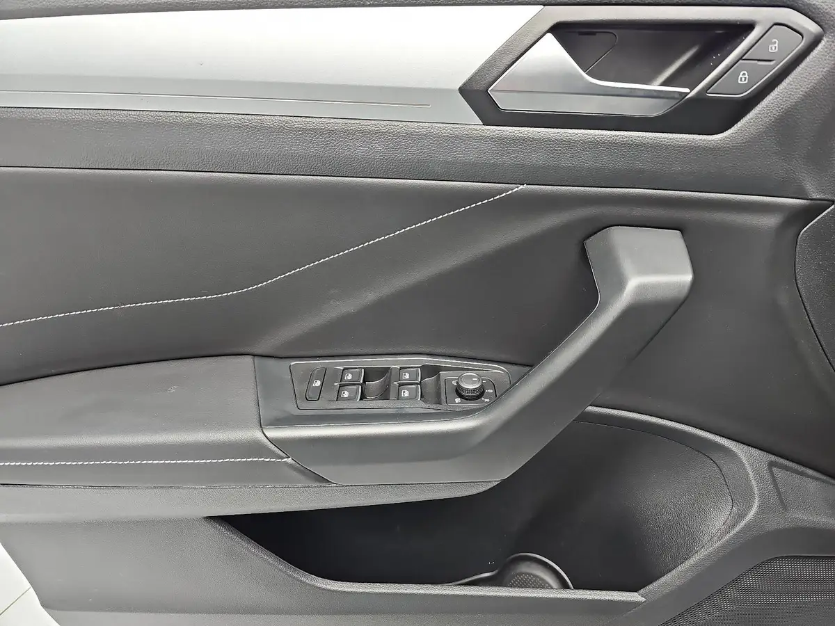 VW T-ROC 1.5 TSI DSG GOAL NAVI LED KLIMAAUTO ACC KAMERA AHK