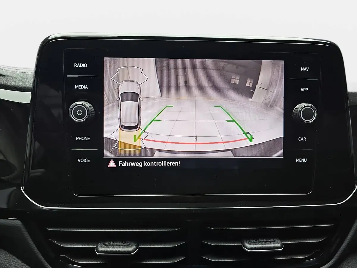 VW T-ROC 1.5 TSI DSG R-LINE NAVI KLIMA LED KAMERA WINTER AH