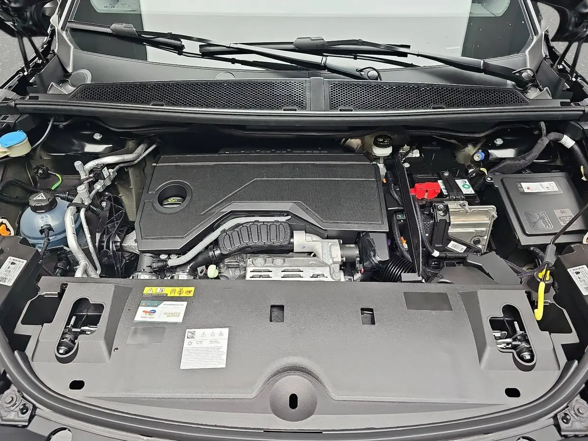 PEUGEOT 3008 1.2 HYBRID 145 E-DSC6 ALLURE LED DAB WINTER AHK LM