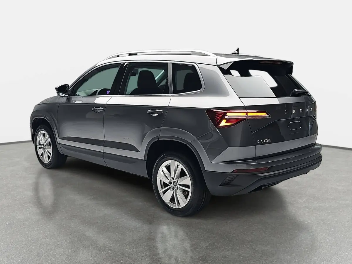 SKODA KAROQ 1.5 TSI DSG SELECTION LED ACC AHK