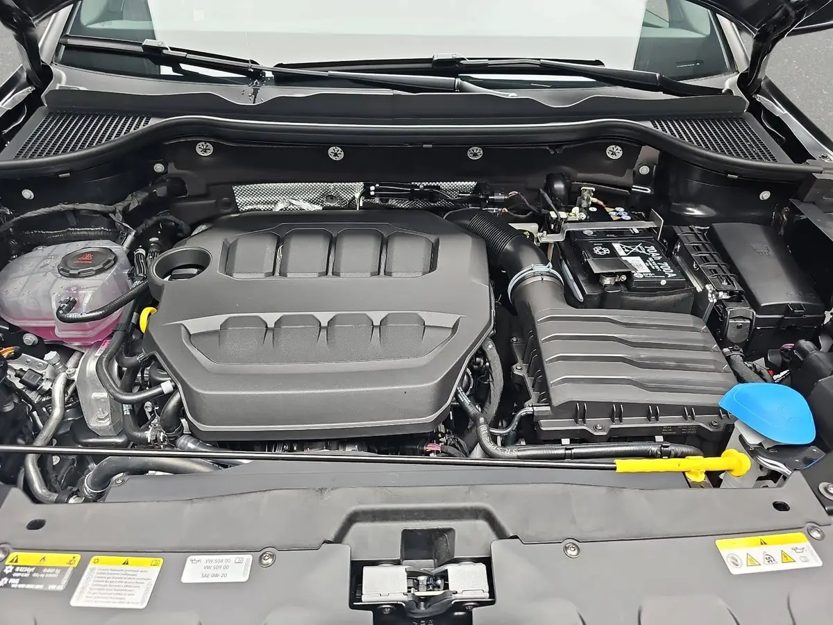 SKODA KAROQ 2.0 TSI DSG SPORTLINE 4X4 AHK PANO