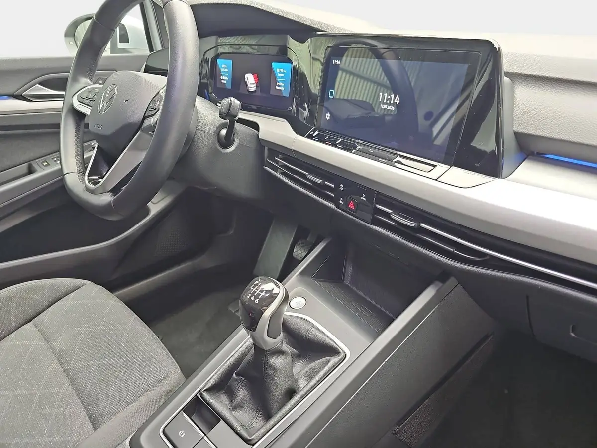 VW GOLF VIII 2.0 TDI LIFE NAVI LED KAMERA LM
