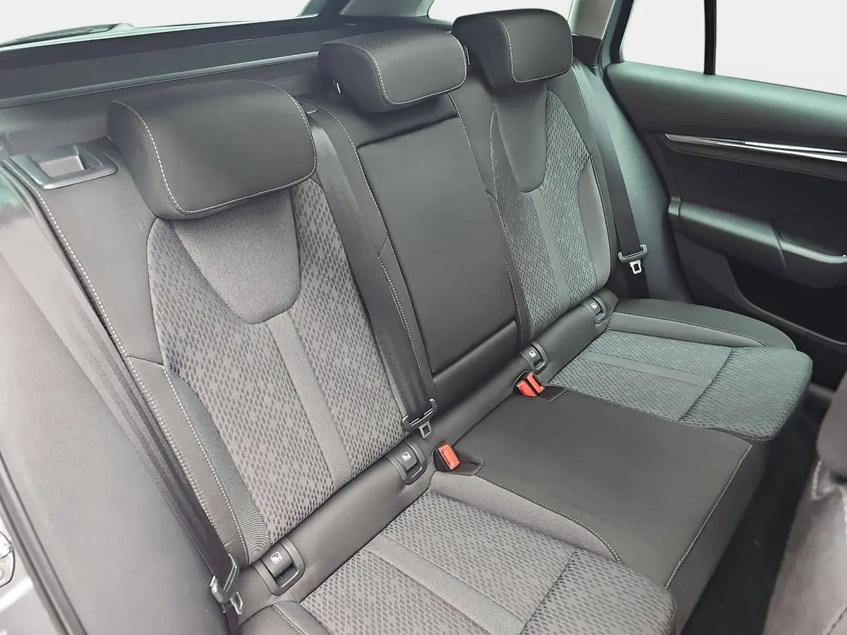 SKODA OCTAVIA COMBI 1.4 TSI IV DSG STYLE NAVI LM