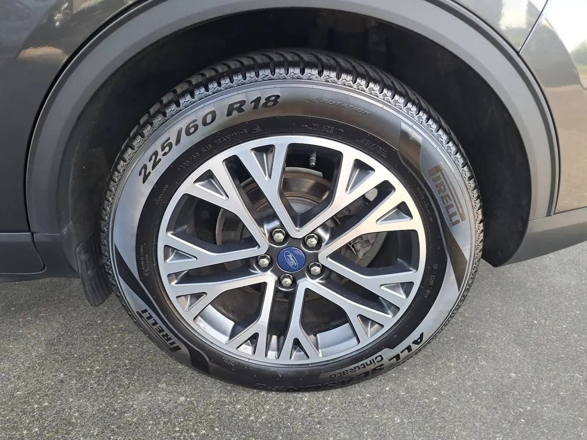 FORD KUGA 2.0 ECOBLUE AUTO. ALLRAD TITANIUM X WINTER NAVI ADAPTIV-LED B&O LM18 AHK