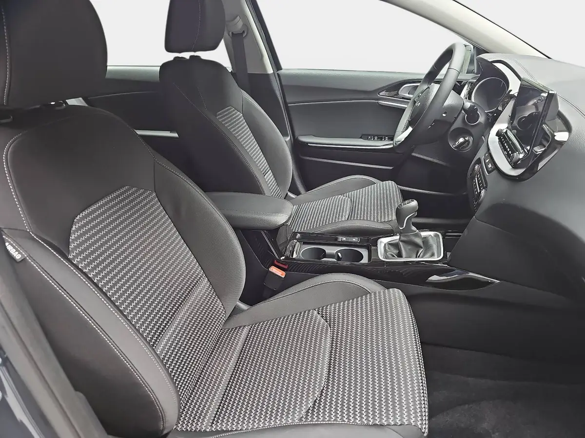 KIA CEED 1.5 T-GDI SPIRIT