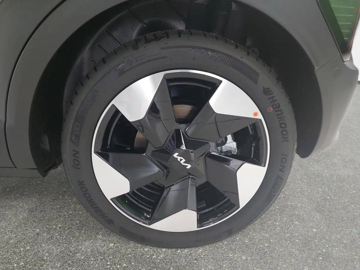 KIA EV2 61.0 KWH EARTH MJ27 4SITZE WINTER-CONNECT TECHN DRIVEWISE-PARK DESIGN