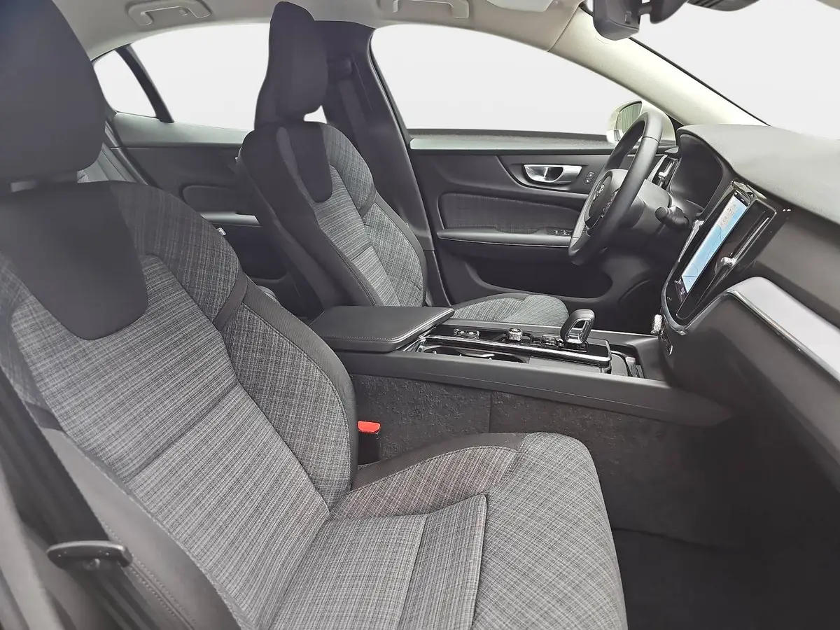 VOLVO S60 B4 AUTO. CORE NAVI LED GOOGLE KAMERA LM17