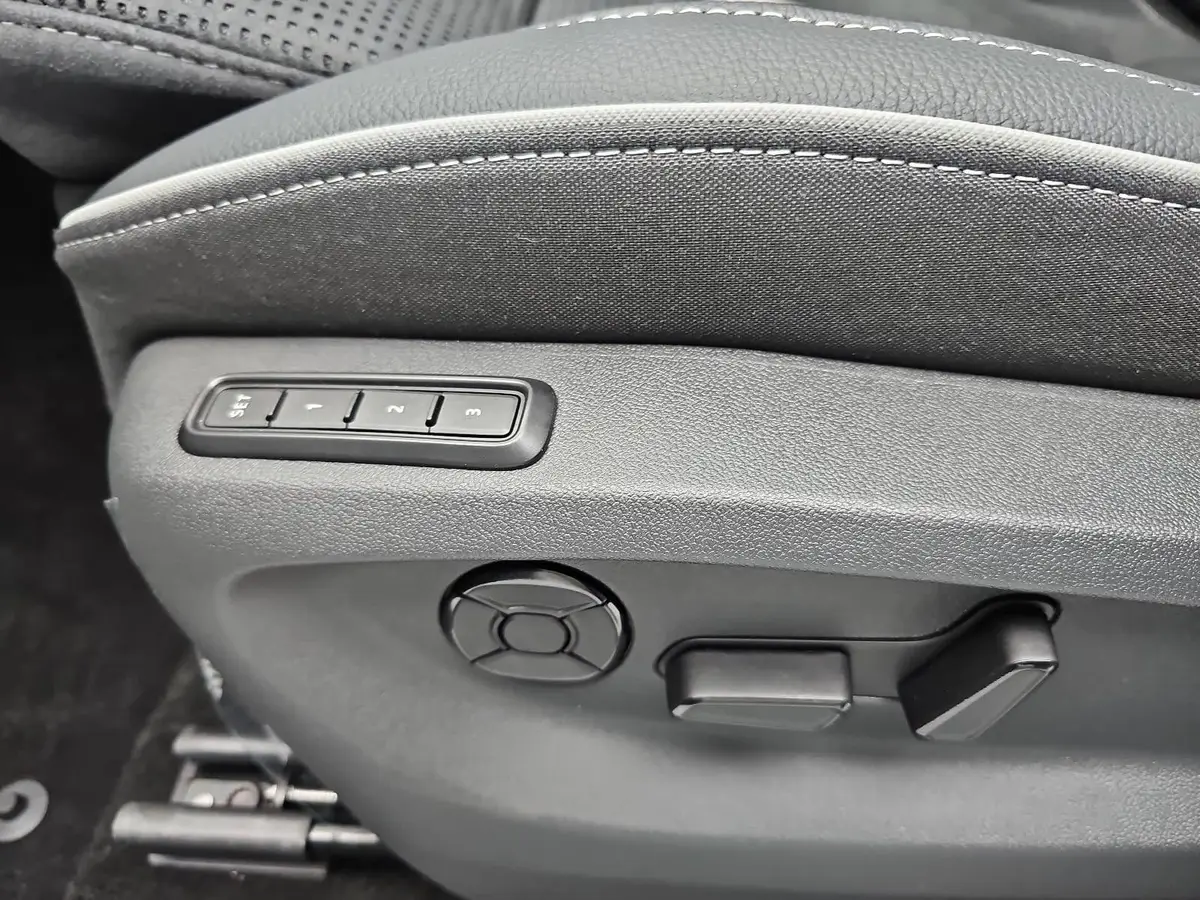 SKODA KODIAQ 1.5 TSI DSG SPORTLINE NAVI LED ACC PANO WINTER AHK