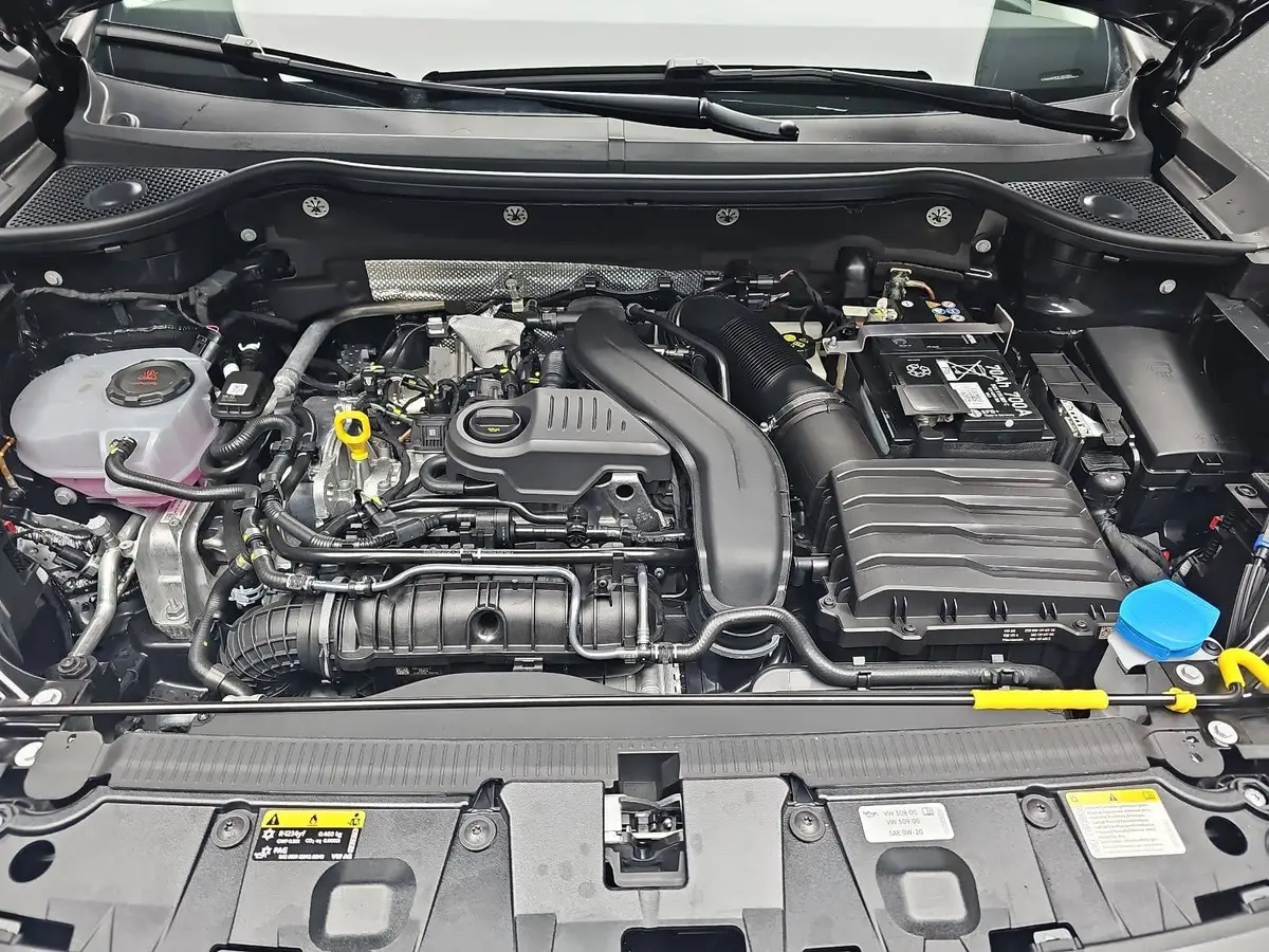 CUPRA ATECA 1.5 TSI DSG NAVI LED ACC LEDER AHK LM19