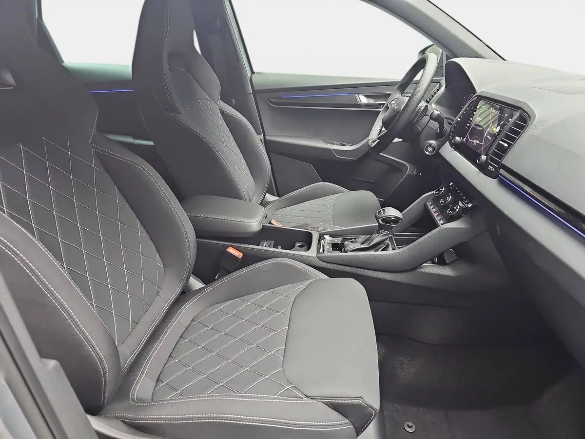SKODA KAROQ 1.5 TSI DSG SPORTLINE NAVI LED AHK