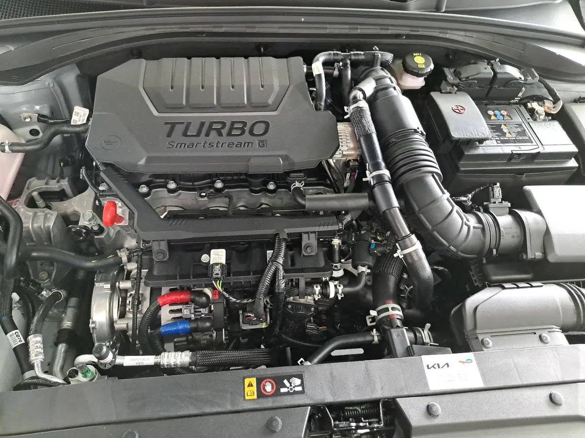 KIA CEED 1.5 T-GDI 48V DCT7 ULTIMATE EDITION