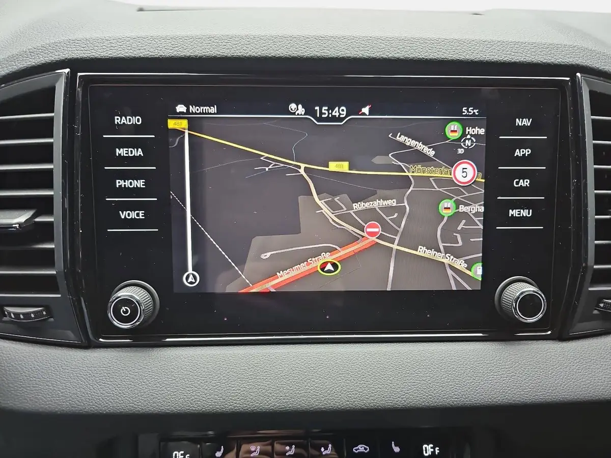 SKODA KAROQ 2.0 TSI DSG SPORTLINE 4X4 NAVI LED ACC WINTER KAME