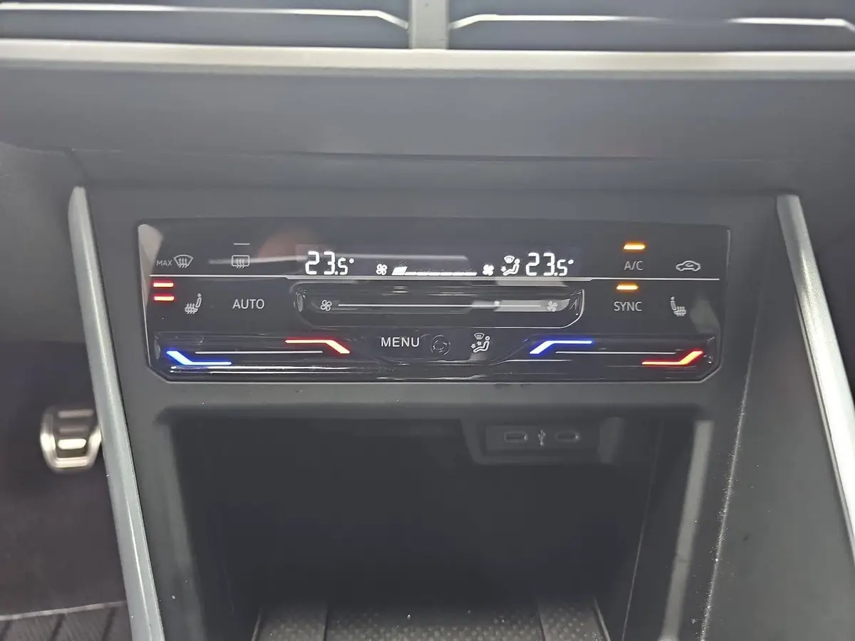 VW TAIGO 1.0 TSI GOAL NAVI LED ACC WINTER SICHT SPURP. P-A