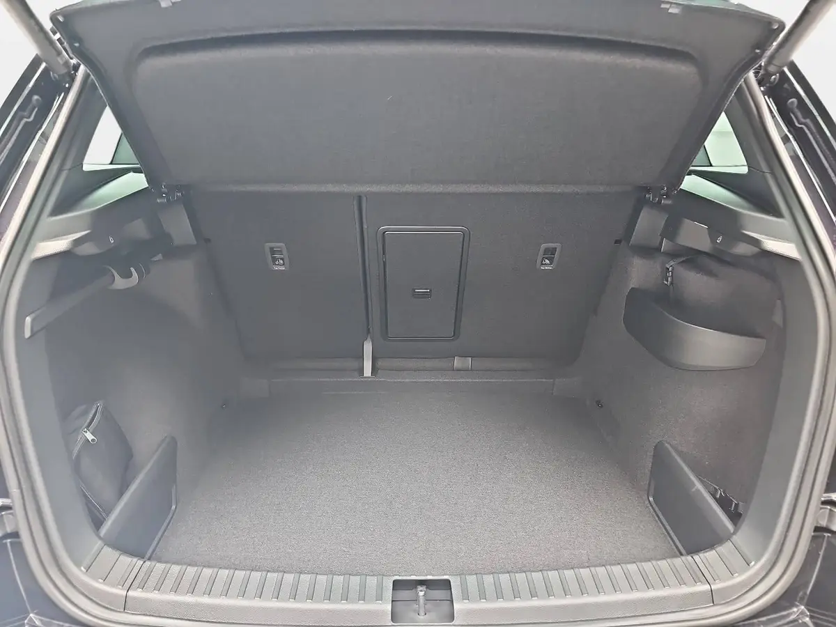 SKODA KAROQ 2.0 TSI DSG SPORTLINE 4X4 ACC AHK