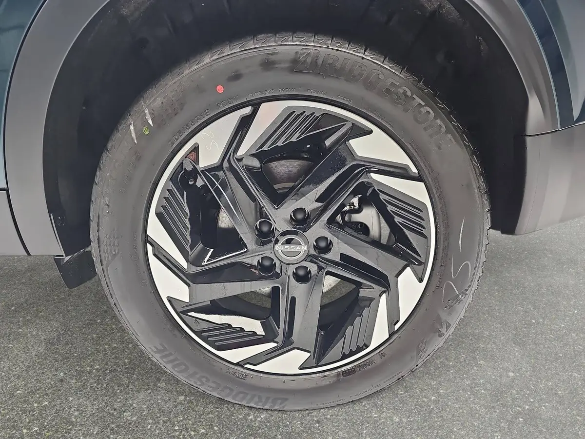 NISSAN QASHQAI 1.3 DIG-T XTRONIC N-CONNECTA PANO WINTER