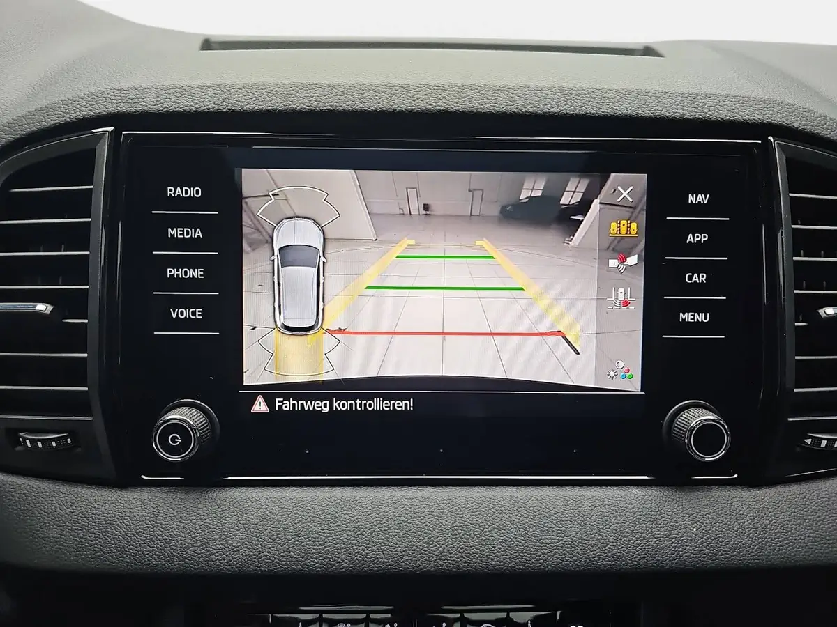 SKODA KAROQ 2.0 TDI DSG SPORTLINE 4X4 NAVI LED