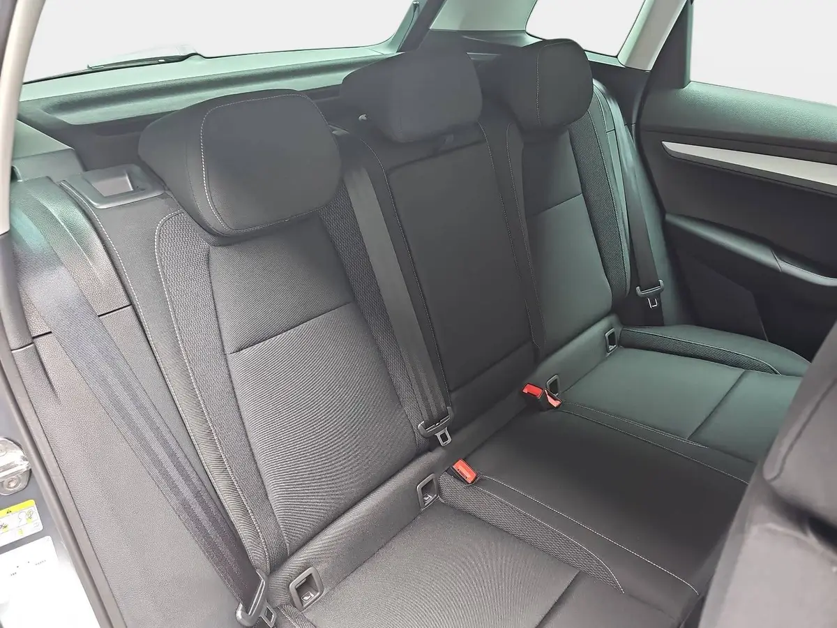 SKODA KAROQ 2.0 TDI DSG FAMILY LED AHK KAMERA