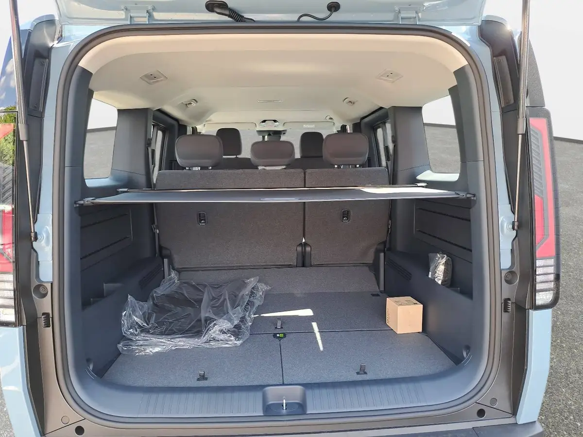 KIA PV5 PASSENGER 71.2 KWH ELITE MJ26 WÄRMEPUMPE ALLWETTERREIFEN
