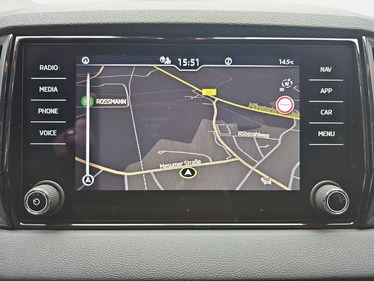 SKODA KAROQ 1.5 TSI DSG SELECTION NAVI LED ACC WINTER KAMERA A