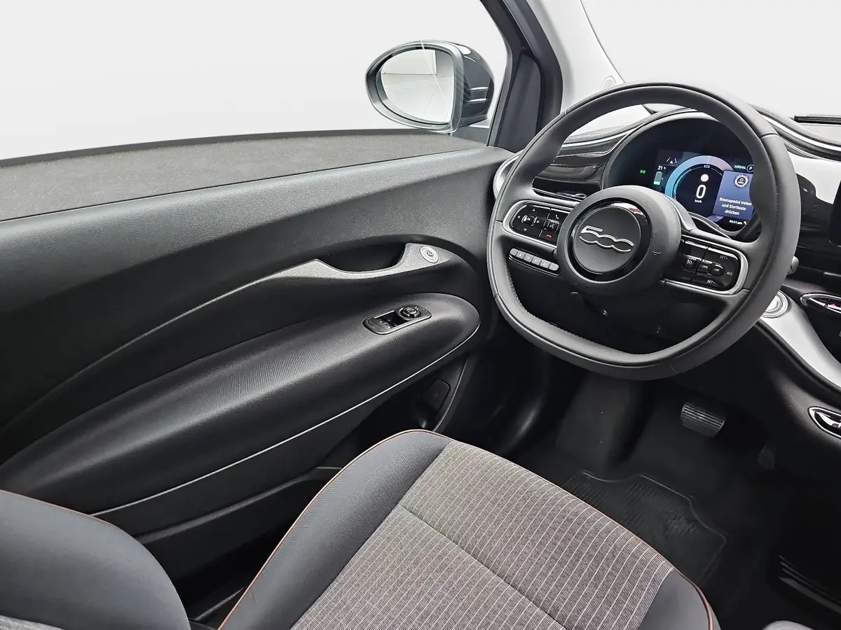FIAT 500E ELEKTRO 42 KWH ICON NAVI KLIMA DAB APPLE/ANDROID LM16