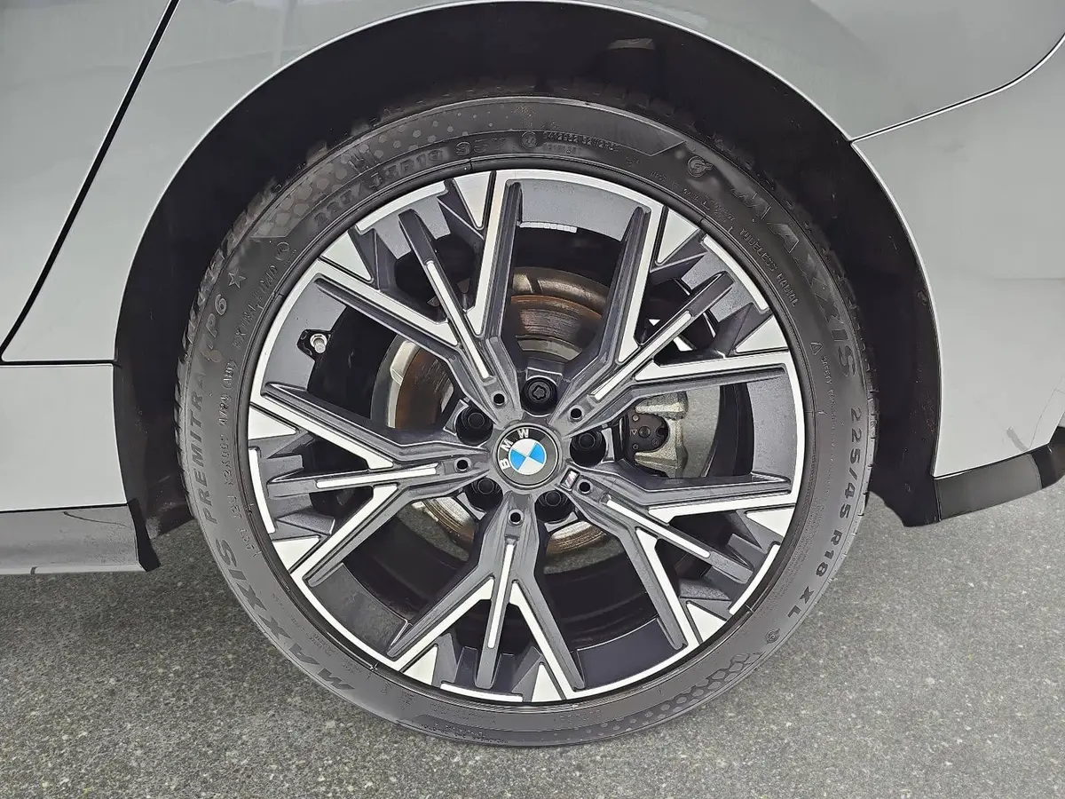 BMW 120 I AUTO. M SPORT NAVI LED P-ASSIST WINTER KAMERA AH