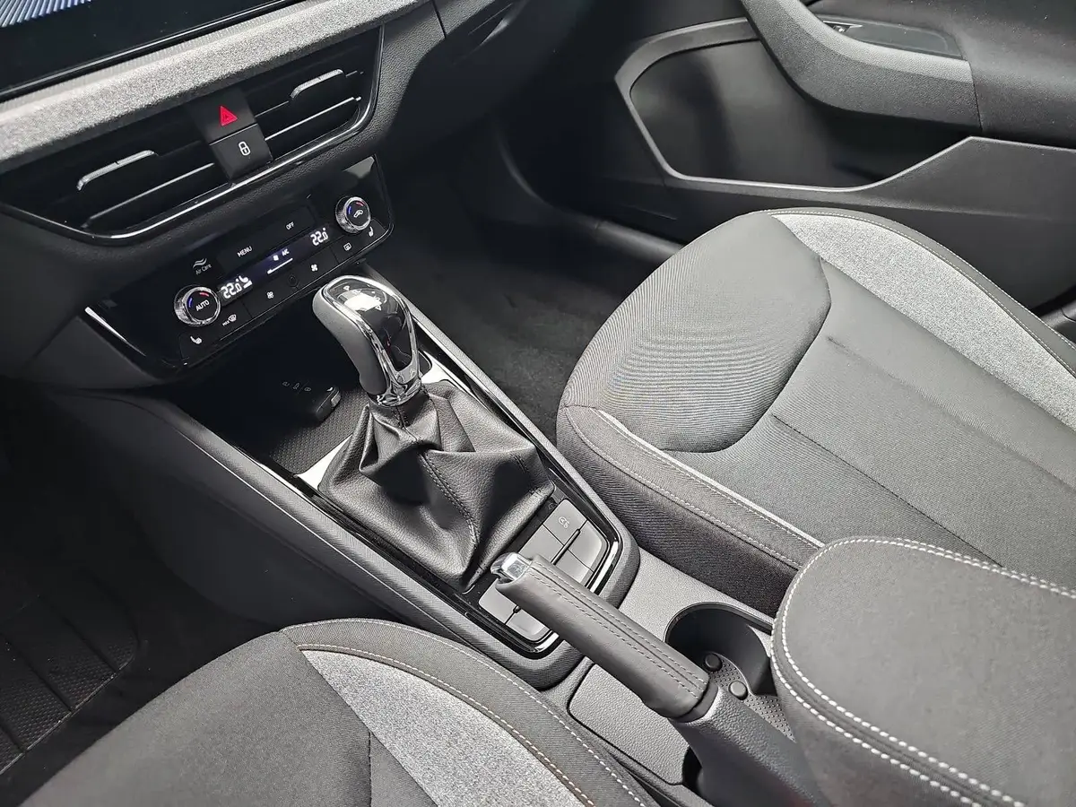 SKODA KAMIQ 1.0 TSI DSG 130 JAHRE LED KLIMAUTO WINTER SICHT KA