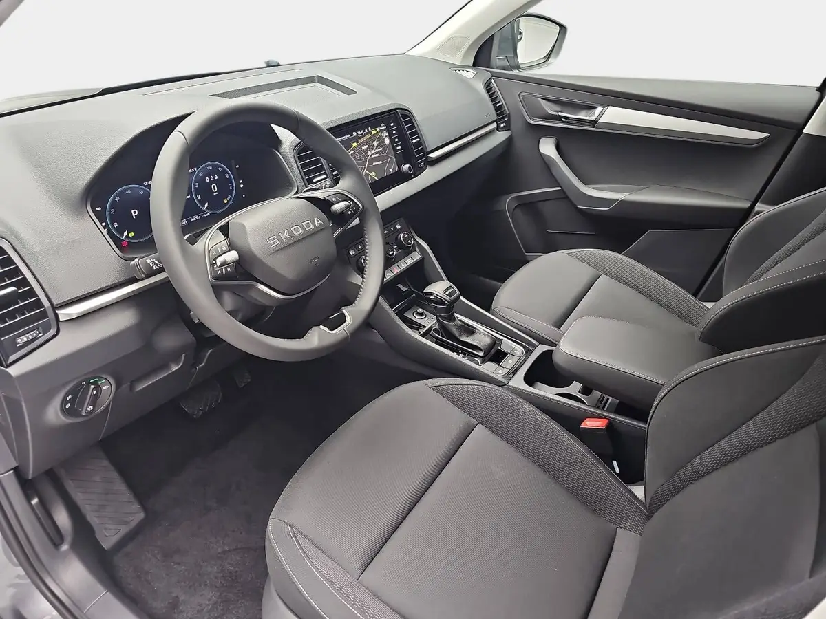 SKODA KAROQ 1.5 TSI DSG SELECTION LED ACC AHK