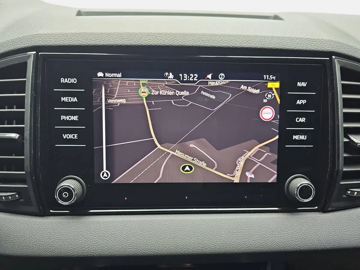 SKODA KAROQ 2.0 TDI DSG SPORTLINE 4X4 NAVI LED