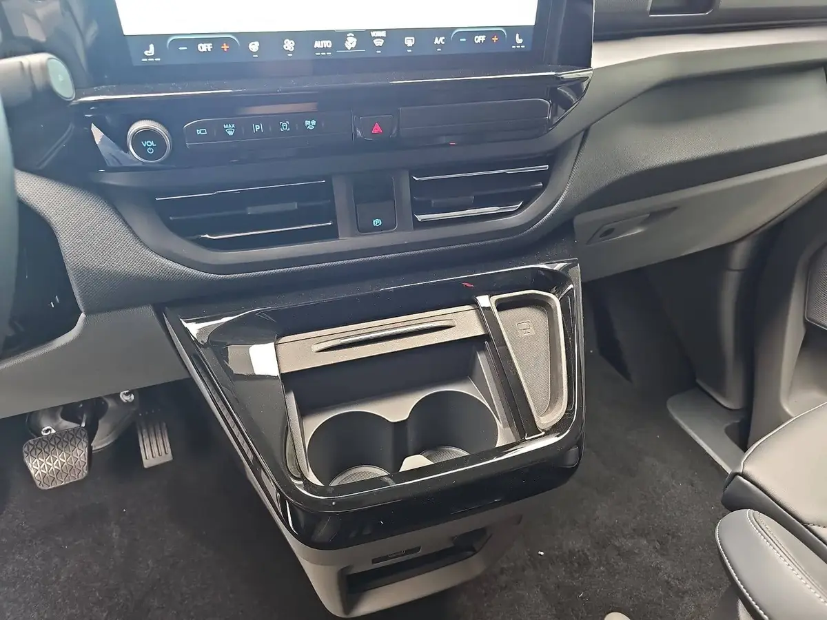 FORD TOURNEO CUSTOM 2.0 ECOBLUE AUTO. L1 TITANIUM X NAVI LED AHK