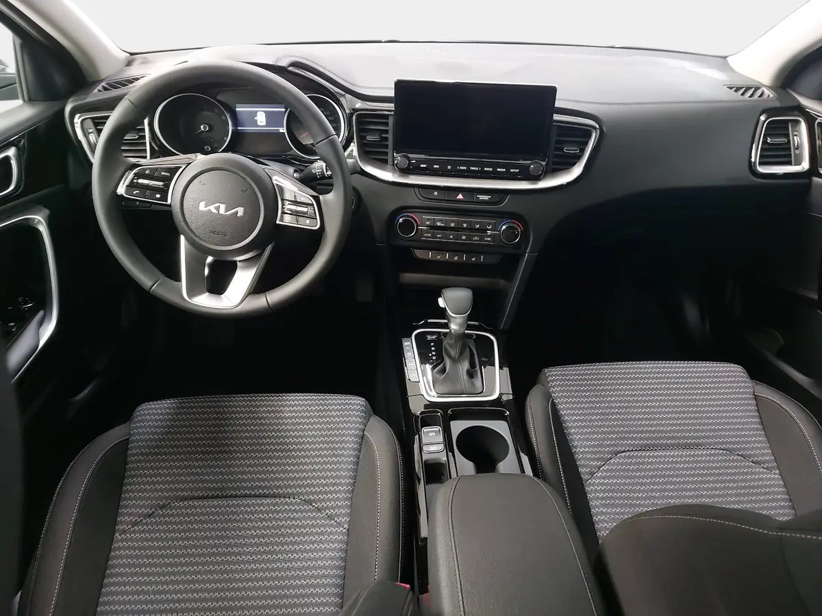 KIA CEED SW 1.5 T-GDI 48V DCT7 ULTIMATE EDITION