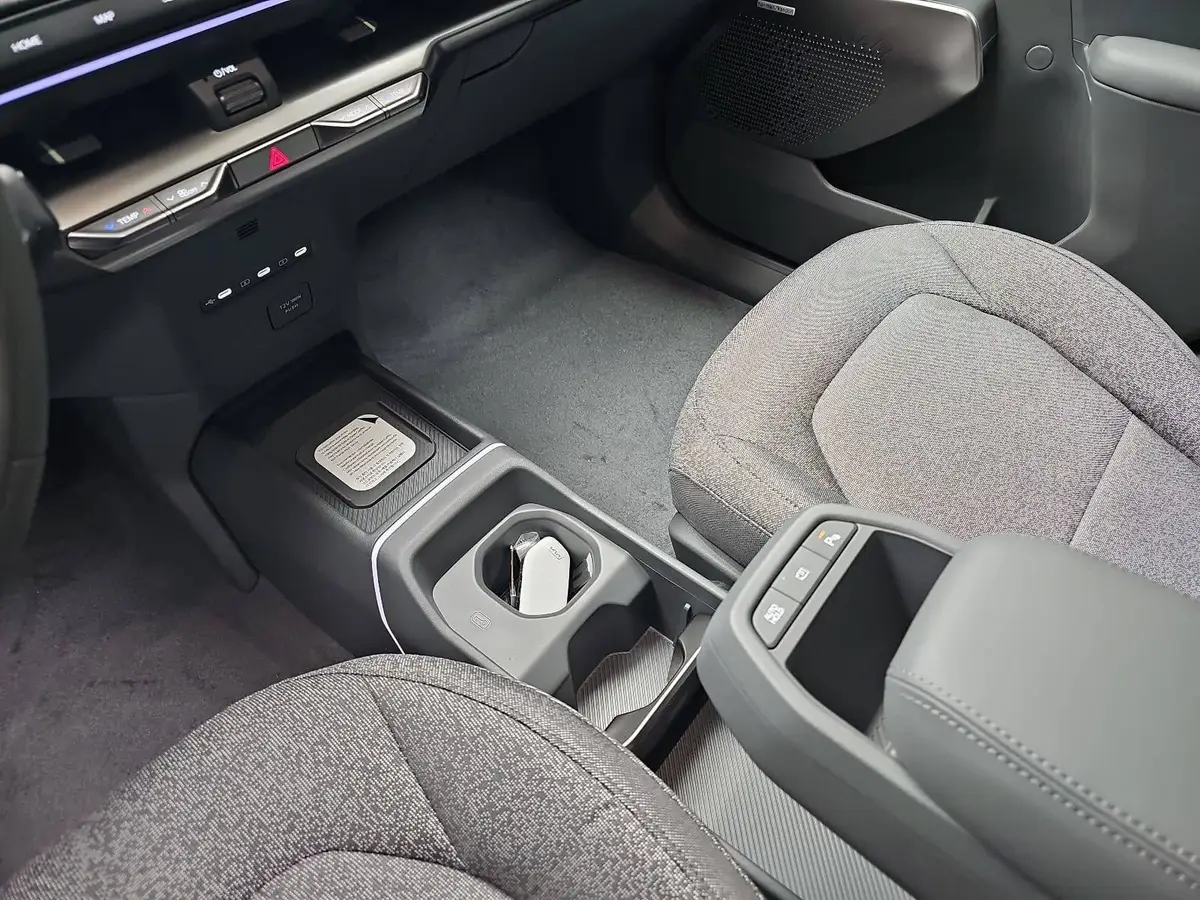 KIA EV2 42.2 KWH EARTH MJ27 WINTER-CONNECT TECHNOLOGY DRIVEWISE-PARK DESIGN