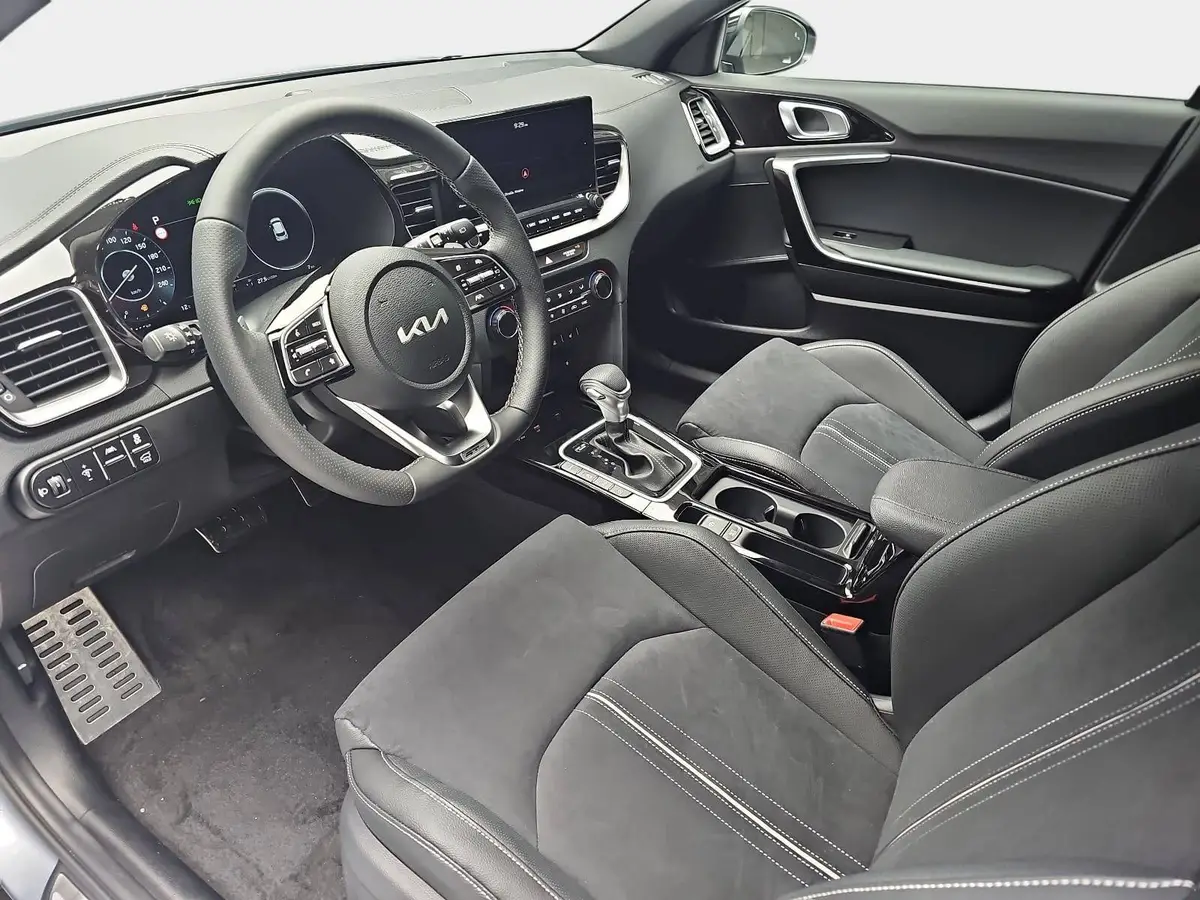 KIA XCEED 1.6 T-GDI 180 DCT GT-LINE MJ26 LEDER GLASDACH