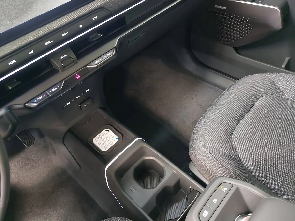 KIA EV2 61.0 KWH EARTH MJ27 4SITZE WINTER-CONNECT TECHN DRIVEWISE-PARK DESIGN