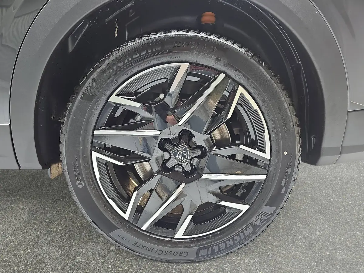 PEUGEOT 5008 1.2 HYBRID 145 E-DSC6 GT KLIMA LED 7-S DAB 360° AH