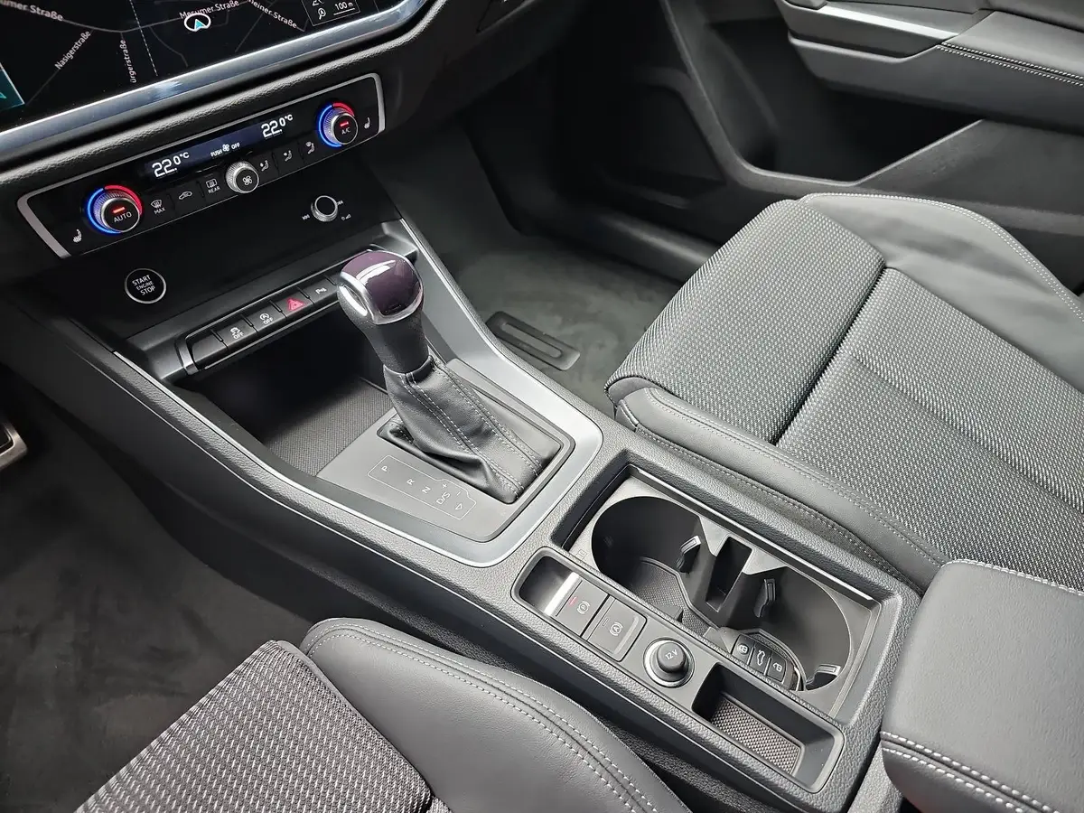 AUDI Q3 35 TDI S-TRONIC S LINE NAVI LED PANO ACC BLACK+ KA