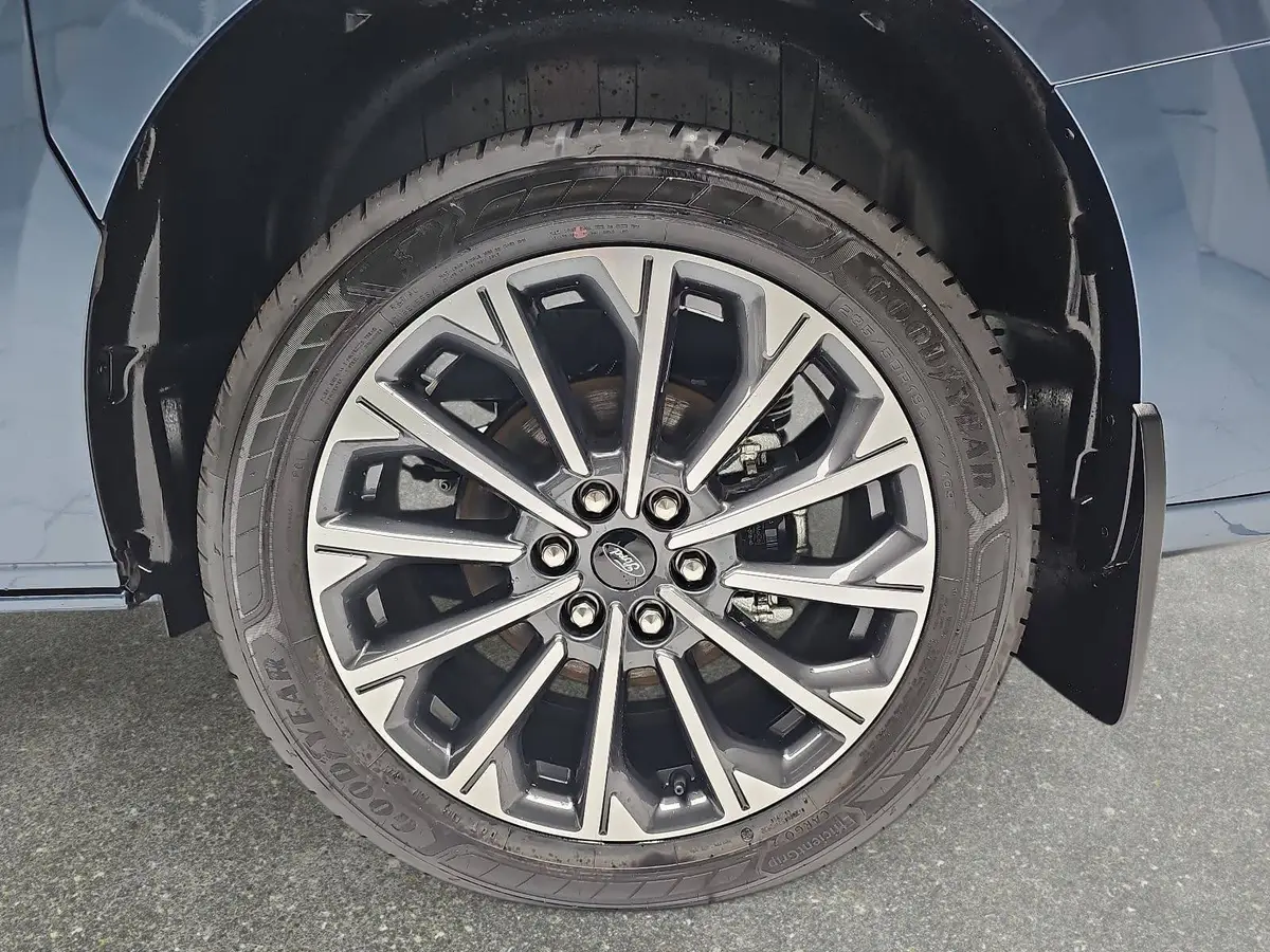 FORD TOURNEO CUSTOM 2.0 ECOBLUE AUTO. L1 TITANIUM X NAVI LED AHK