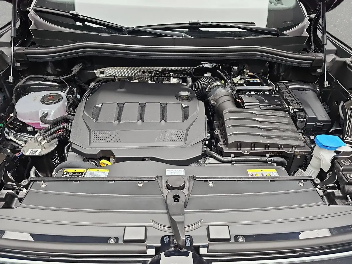 VW TIGUAN 2.0 TDI DSG R-LINE 4M NAVI LED-MATIX LEDER BLACK-S