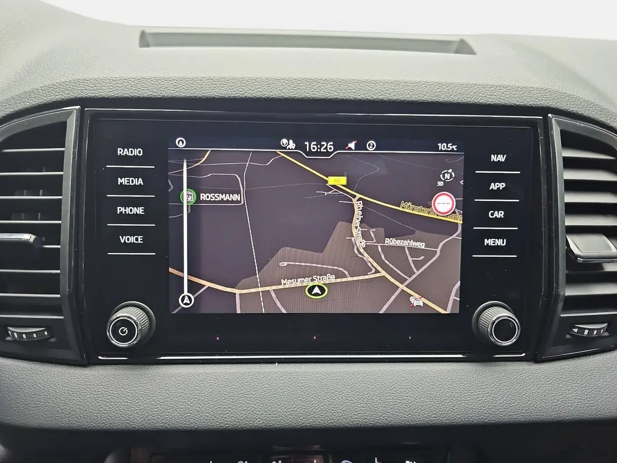SKODA KAROQ 2.0 TDI DSG DRIVE NAVI LED AHK LM
