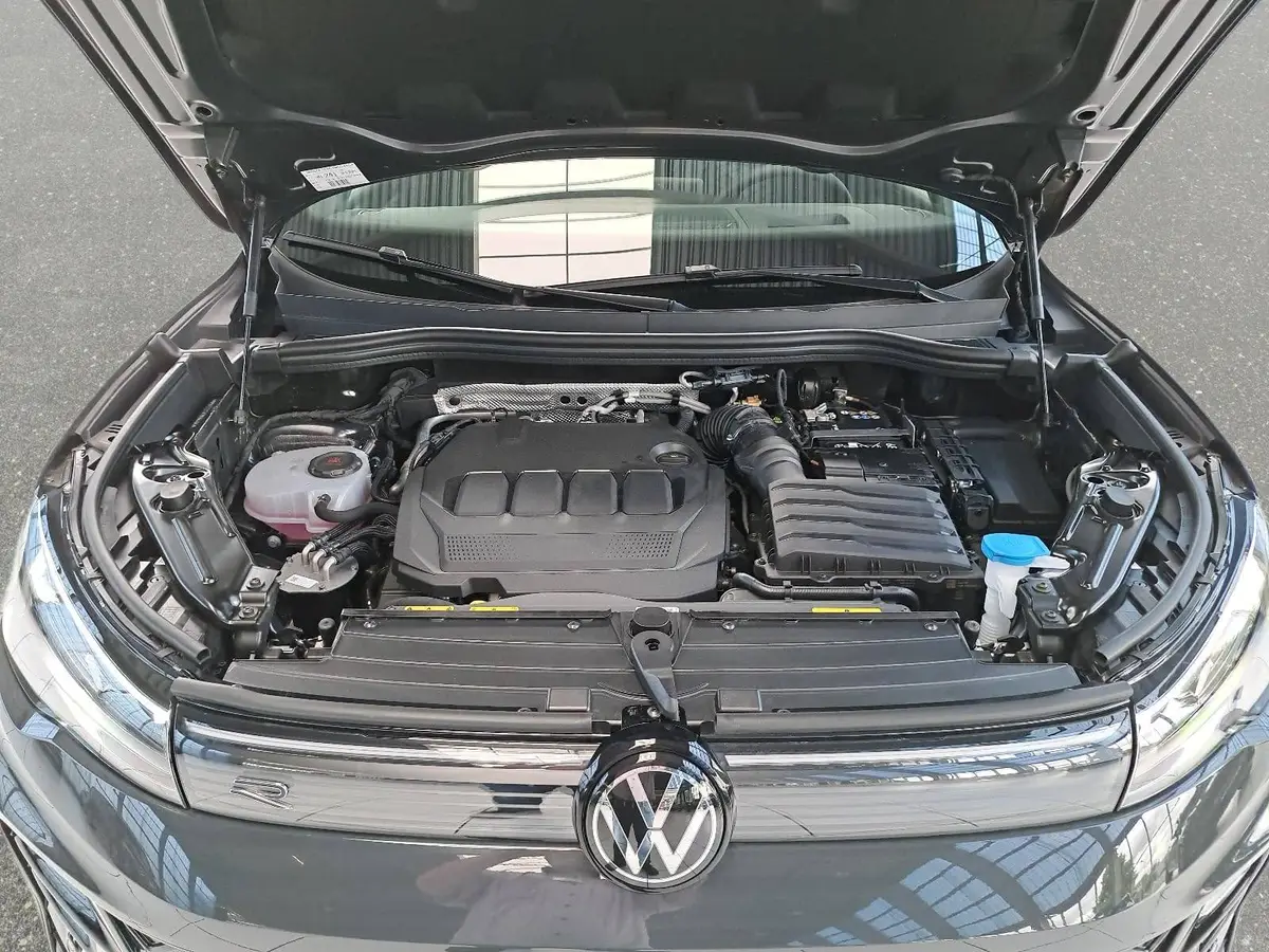 VW TIGUAN 2.0 TDI DSG R-LINE NAVI LED PANO