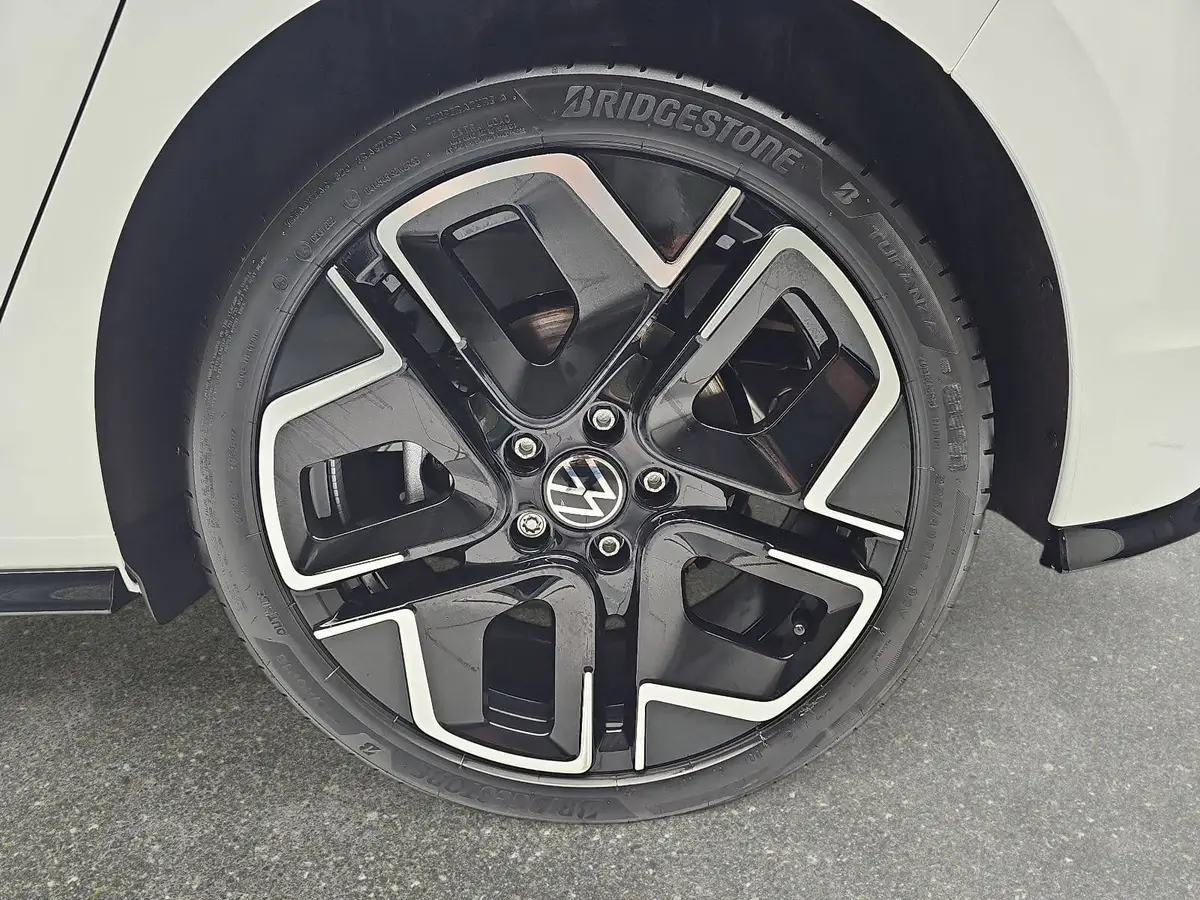 VW GOLF 1.5 ETSI DSG VIII R-LINE NAVI MATRIX-LED