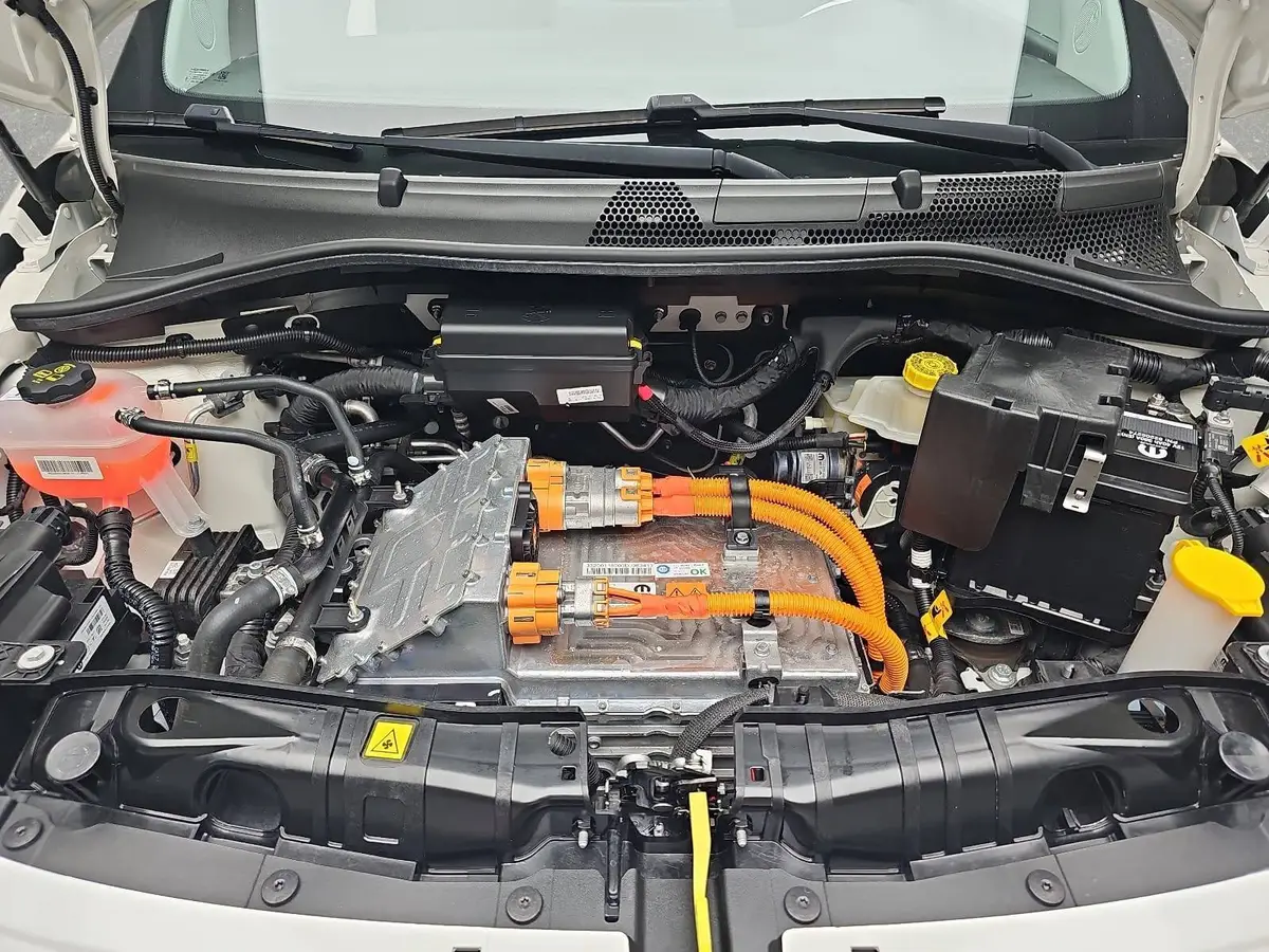 FIAT 500C ELEKTRO 42 KWH KOMFORT PAKET, 16-ZOLL LM-FELGEN