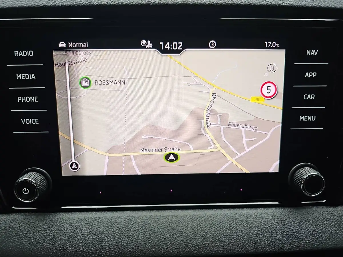 SKODA KAROQ 1.5 TSI DSG SPORTLINE NAVI LED PANO