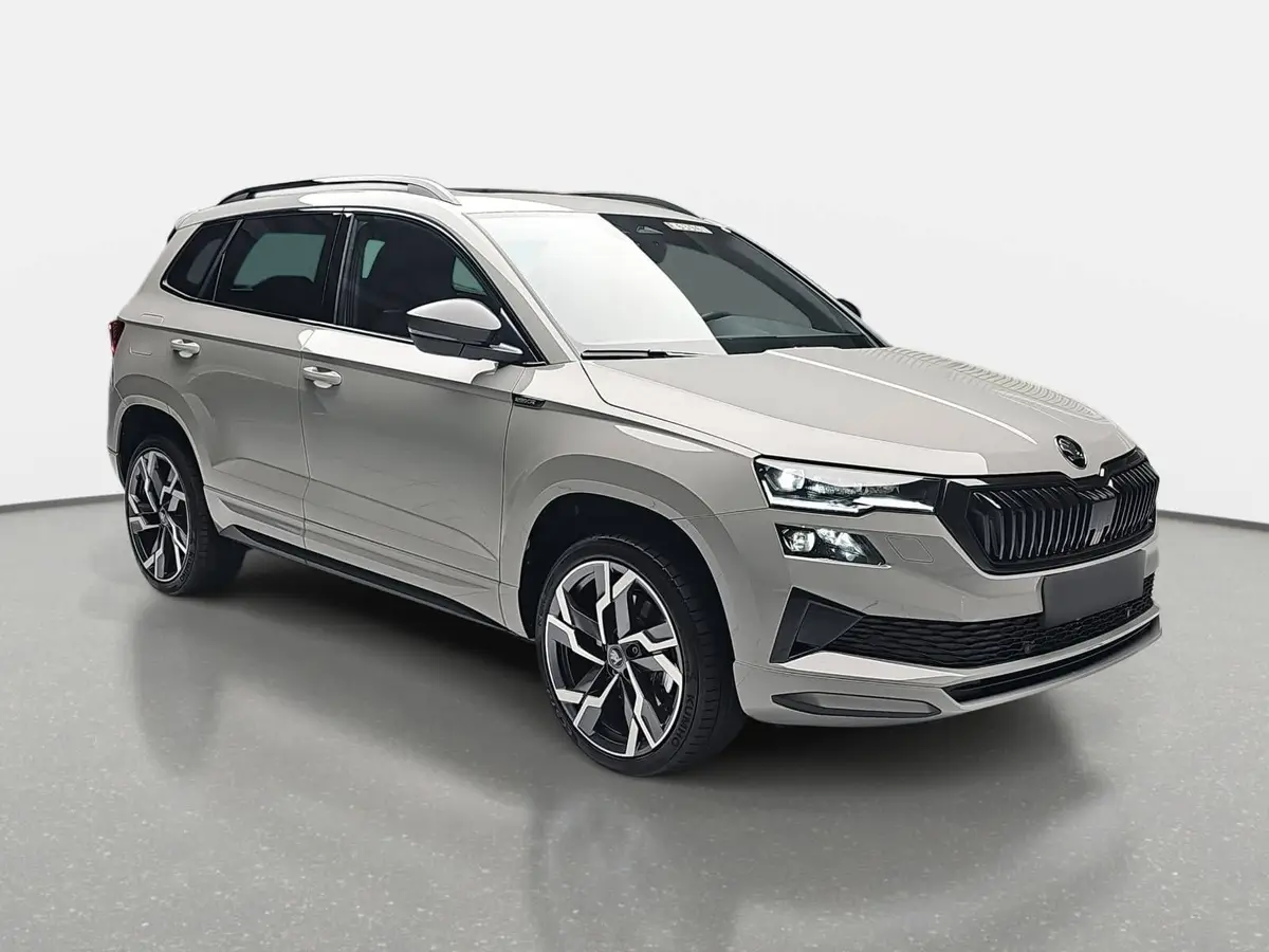 SKODA KAROQ 2.0 TDI DSG SPORTLINE AHK ACC PANO