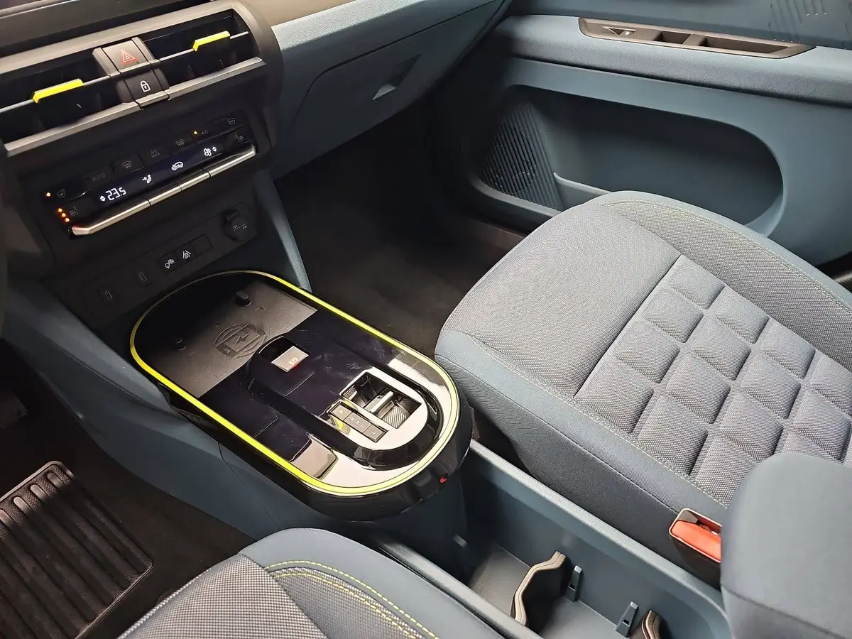 FIAT GRANDE PANDA HYBRID 1.2 EDCT LA PRIMA WINTER PAKET