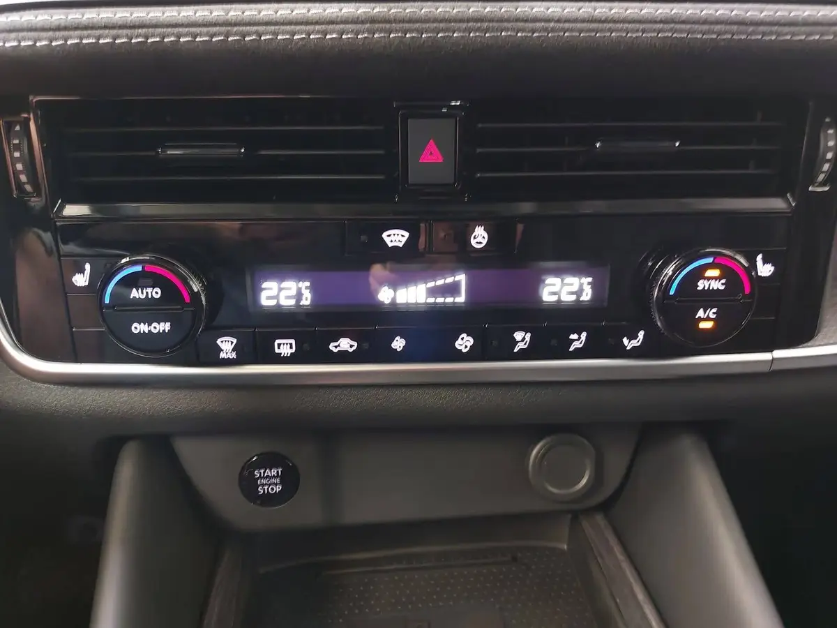 NISSAN QASHQAI 1.3 DIG-T MHEV AUTO. MJ27 TEKNA PREMIUM PAKET 2-FARBEN