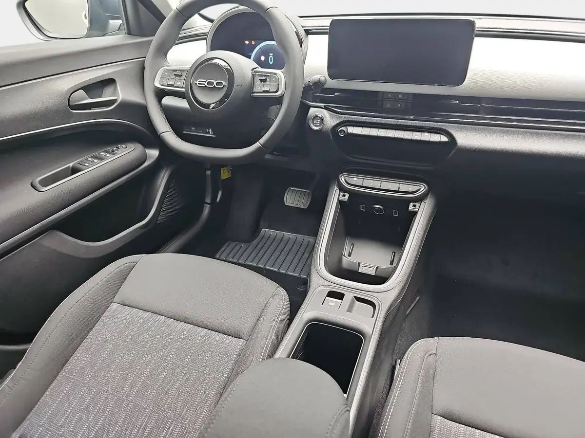 FIAT 600 1.2 T3 HYBRID DCT BUSINESS EDITION MJ26 ALLWETTERREIFEN