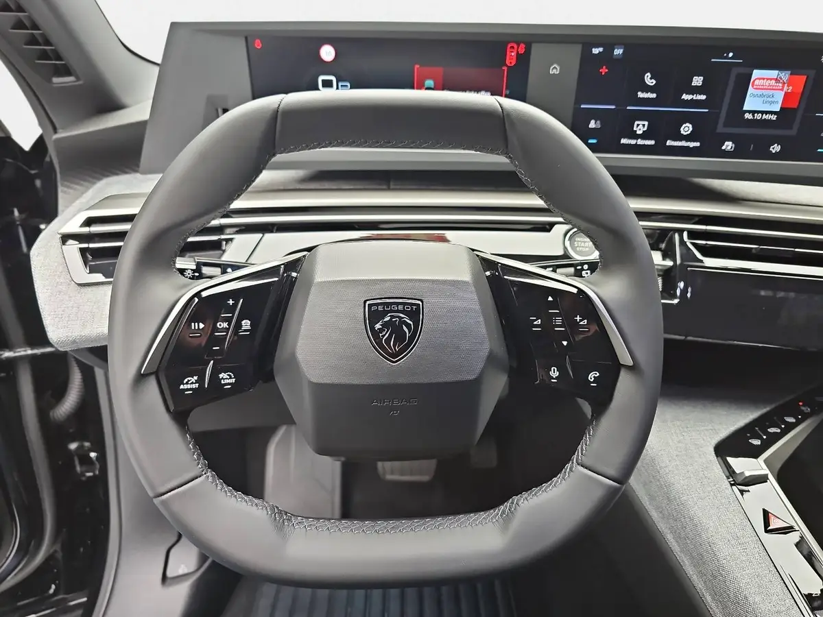 PEUGEOT 5008 1.2 HYBRID 145 E-DSC6 ALLURE KLIMA LED 7-S DAB 360